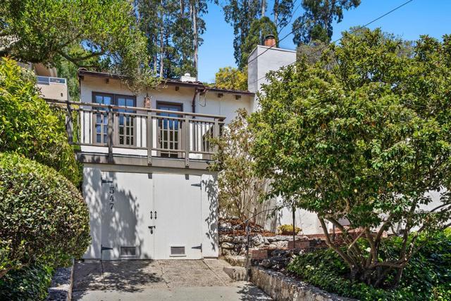 547 Monterey, Aptos CA: https://media.crmls.org/mediaz/f44a6428-4177-446a-9487-d2d16d6cae5b.jpg