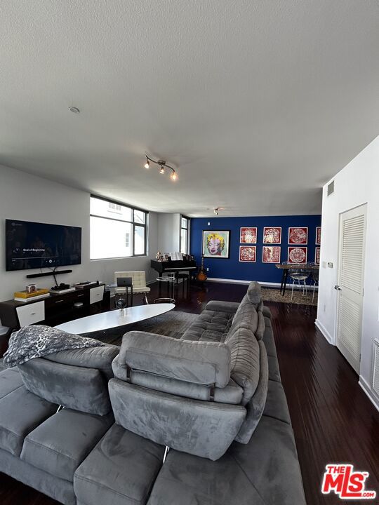 13045 Pacific, Los Angeles CA: https://media.crmls.org/mediaz/f44ab5b6-0b0d-407a-999d-2def26b99b3e.jpg