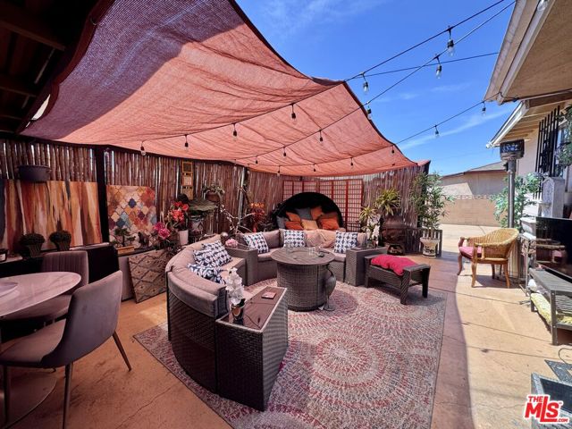 3704 W 111th Place, Inglewood CA: https://media.crmls.org/mediaz/f44afeba-9778-4e07-b93e-61a8ca745b9a.jpg