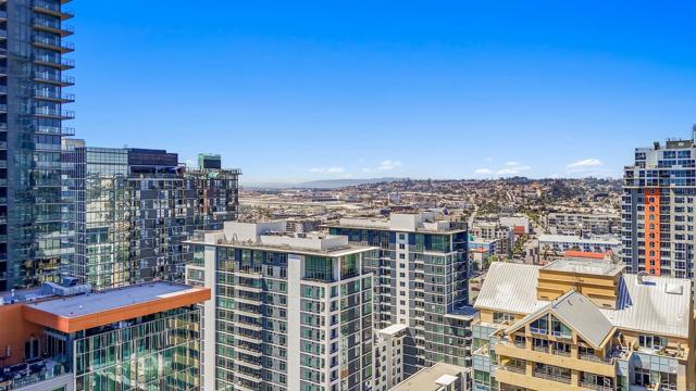 425 W Beech Street, San Diego CA: https://media.crmls.org/mediaz/f44b0e1b-78c7-46db-a03f-636b7fc33256.jpg