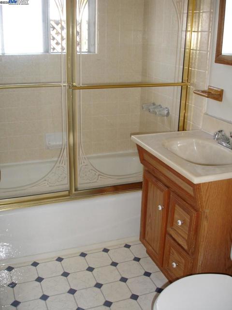 2350 W Avenue 135Th, San Leandro CA: https://media.crmls.org/mediaz/f44b87b5-8fc8-4177-bd52-e4be8f77fa12.jpg