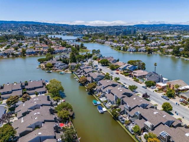 588 Marlin Court, Redwood City CA: https://media.crmls.org/mediaz/f44bb428-25d9-4884-ab5c-4cd5b4605603.jpg