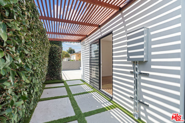 4302 W 138th Street, Hawthorne CA: https://media.crmls.org/mediaz/f44c3ba2-1991-47e0-b2c9-5336c1126b84.jpg