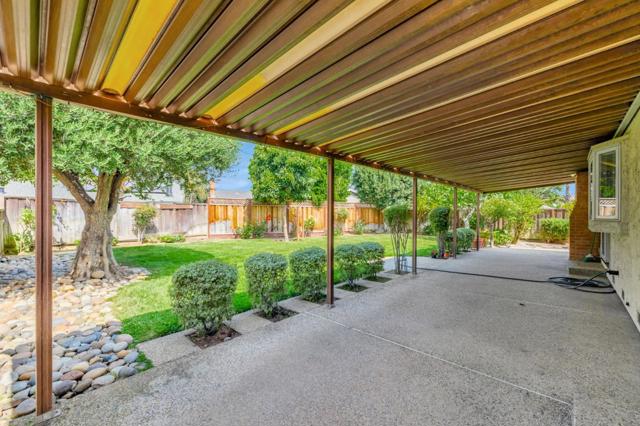 1615 Corte De Callas, San Jose CA: https://media.crmls.org/mediaz/f44c519b-2f08-4654-92b3-9e400ba2dc1c.jpg
