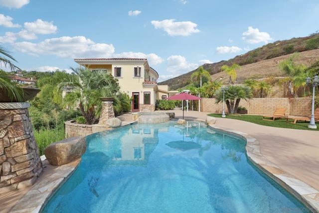 15035 Orchard View Dr, Poway CA: https://media.crmls.org/mediaz/f44cd195-5f73-45f9-872c-b05162fed0a2.jpg