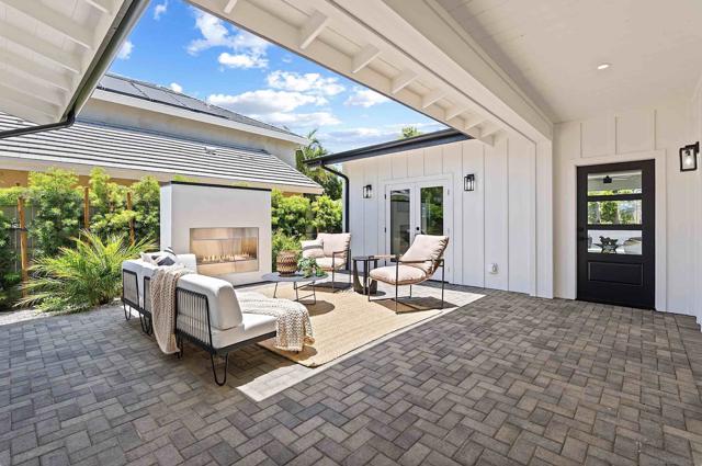1384 Cynthia Ln, Carlsbad CA: https://media.crmls.org/mediaz/f44ce1d3-63fb-45d8-ab0d-441c63e0dd87.jpg