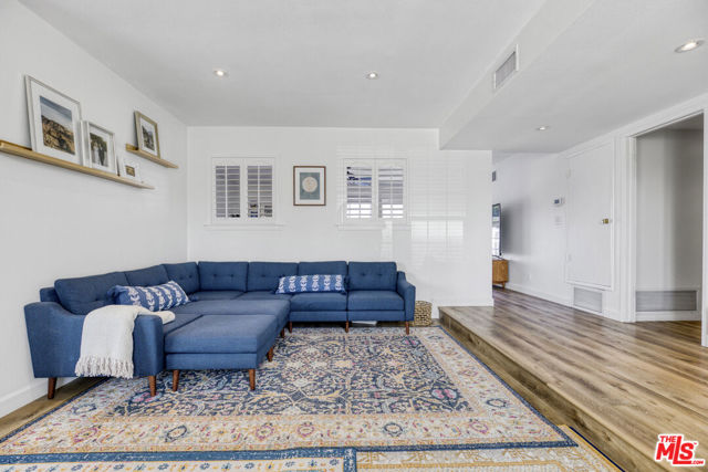 2735 Beth Place, Simi Valley CA: https://media.crmls.org/mediaz/f44d8762-17ec-409c-ac48-0d2c6e5cdb99.jpg