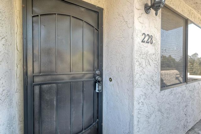 11840 Caminito Ronaldo, San Diego CA: https://media.crmls.org/mediaz/f44e88b5-294d-4c17-a286-06b23056fd77.jpg