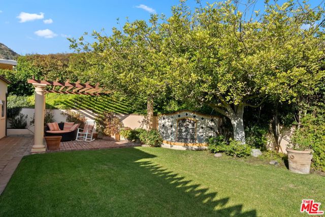 Drew Fenton | 1344 Bienveneda Avenue Pacific Palisades CA | MLS: 7487432