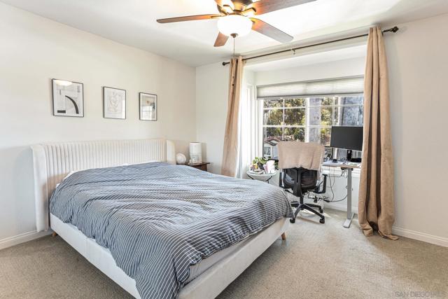 4887 Bella Pacific Row, San Diego CA: https://media.crmls.org/mediaz/f450b59e-ab9f-4162-8415-0c5b19a5b65e.jpg
