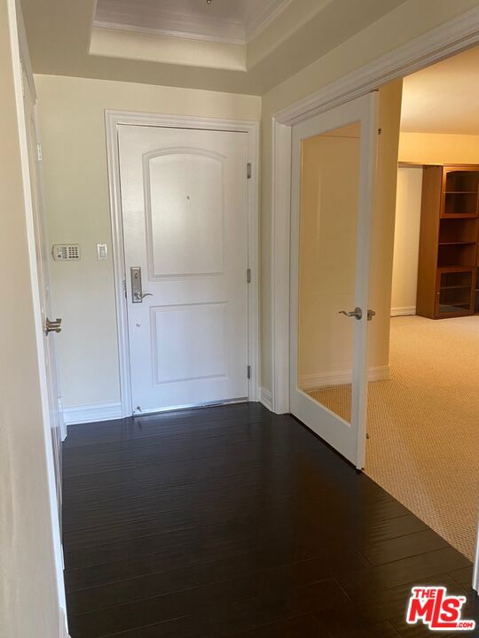 4202 Whitsett Avenue, Studio City CA: https://media.crmls.org/mediaz/f4513cb4-95e1-4873-bfdb-28f592d0df01.jpg