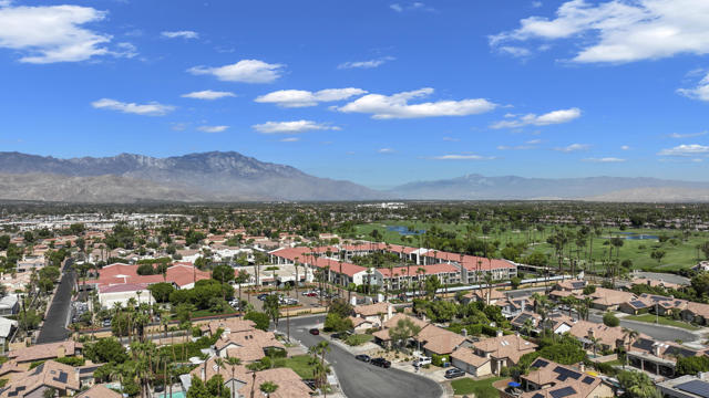 41800 Jones Drive, Palm Desert CA: https://media.crmls.org/mediaz/f451cd0b-0c1e-482f-be32-2c84589fec5c.jpg