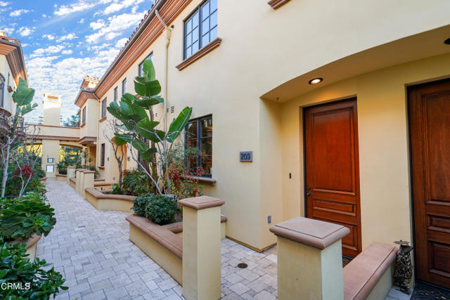 985 N Michillinda Avenue, Pasadena CA: https://media.crmls.org/mediaz/f451f1b6-fdfc-46a0-a7e2-de30157eb72e.jpg