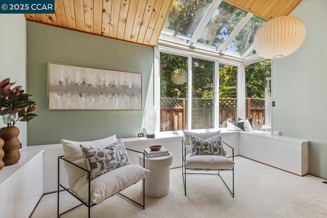 1759 Crescent Dr, Walnut Creek CA: https://media.crmls.org/mediaz/f4520197-d65f-4d90-8416-1075d5329bed.jpg