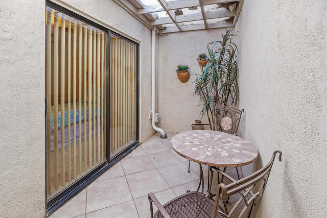 322 Villena Way, Palm Desert CA: https://media.crmls.org/mediaz/f4535f3e-8299-4122-8809-f705b81e9494.jpg