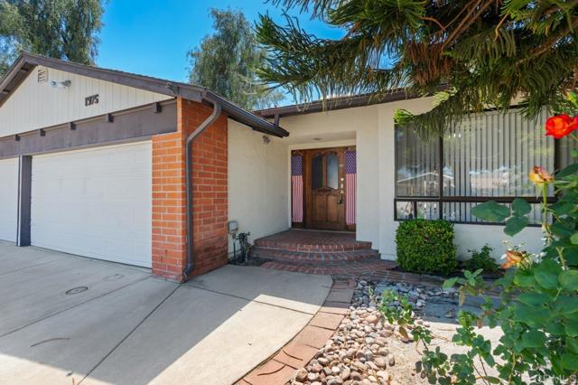 Detail Gallery Image 4 of 75 For 1975 Belmore Ct, El Cajon,  CA 92020 - 5 Beds | 3 Baths