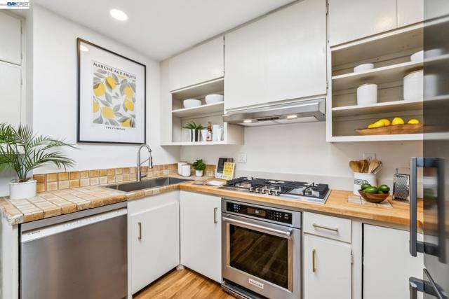 Image 22 of 60 For 491 Vincente Avenue