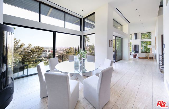 8932 St Ives Drive, Los Angeles CA: https://media.crmls.org/mediaz/f454383f-bc7d-47d3-933c-e2f021f0fa35.jpg