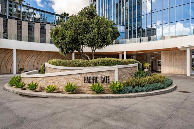 888 W E St, San Diego CA: https://media.crmls.org/mediaz/f454864a-1937-471a-a396-53be86cd0e19.jpg