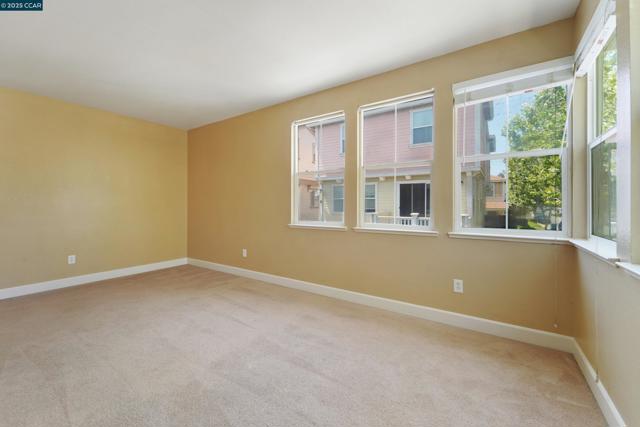 513 Lexington Dr, Vallejo CA: https://media.crmls.org/mediaz/f454d218-00d6-4a18-852e-107746f30b18.jpg