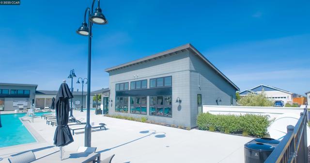 2299 Rustic Oak Ln, Rio Vista CA: https://media.crmls.org/mediaz/f4556377-3dd6-43a2-8092-74b4292ebdc1.jpg