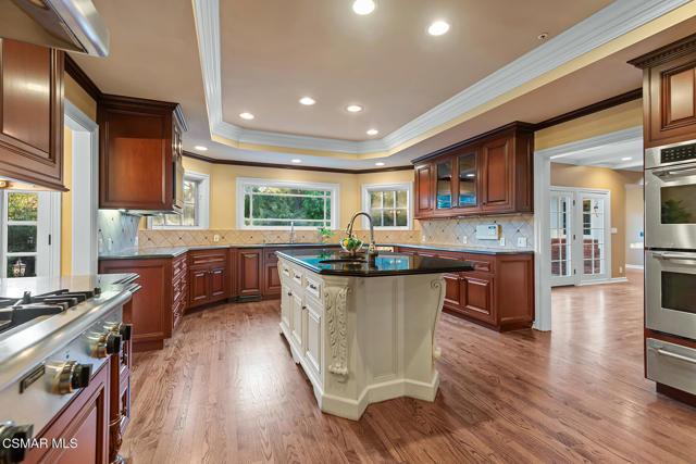 5320 Long Shadow Court, Westlake Village CA: https://media.crmls.org/mediaz/f45569a4-f18e-457d-87c5-6296b38ed020.jpg