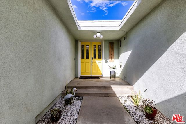 13735 Aldergrove Street, Sylmar CA: https://media.crmls.org/mediaz/f455da86-b9b9-4f2e-a26e-ea47edd794a2.jpg
