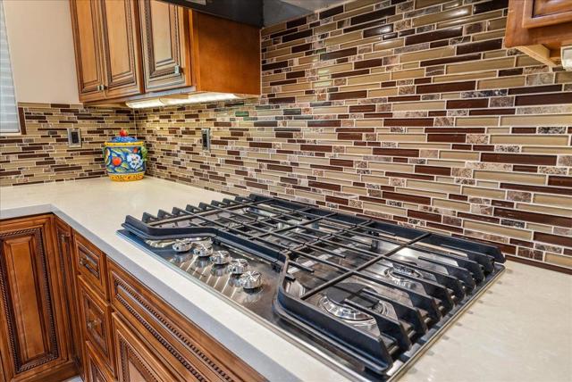 1 Windsor Rise, Monterey CA: https://media.crmls.org/mediaz/f4567f87-1bec-478e-90e3-513cb54ff853.jpg