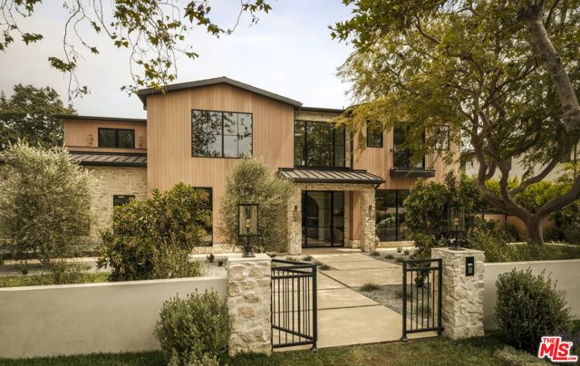 1186 Corsica Drive, Pacific Palisades CA: https://media.crmls.org/mediaz/f45682f8-9f97-4041-b2f7-5fb836e383b7.jpg