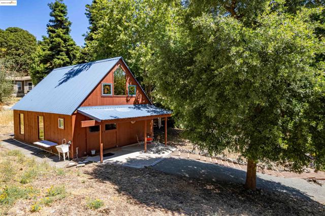 300 Rancho de Maria, Martinez CA: https://media.crmls.org/mediaz/f456a1a4-00b8-4b06-a95f-f048d00fa7fb.jpg