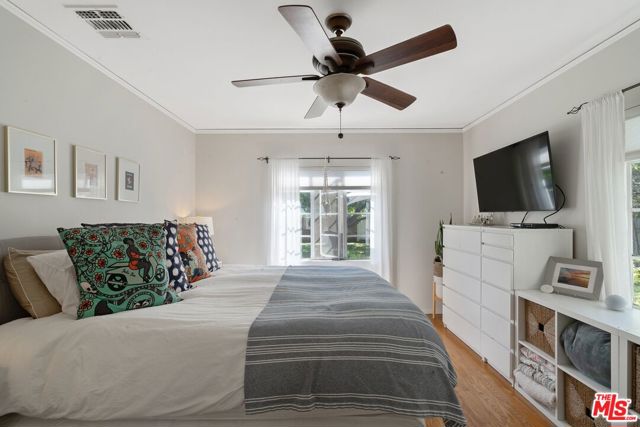 4224 Alcove Avenue photo 13
