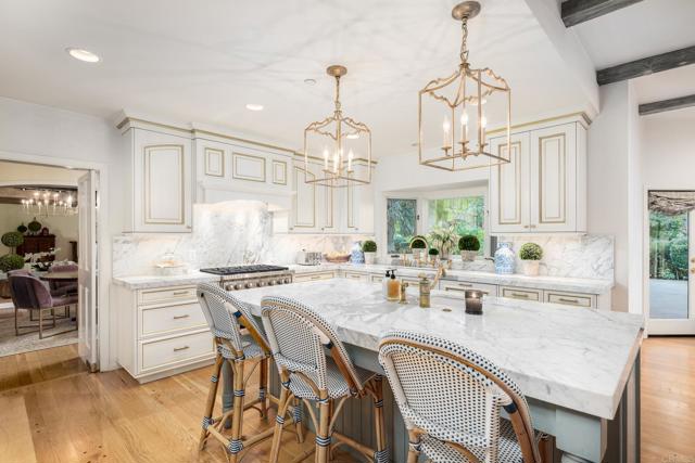 Image 8 of 39 For 16041 Via Del Alba