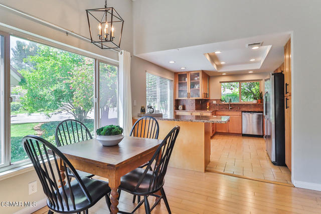 434 Vista Dorado Lane, Oak Park CA: https://media.crmls.org/mediaz/f4574d47-6a9b-4ca2-aa03-67624e8cb12e.jpg