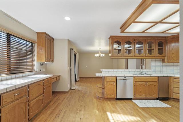 1511 Las Brisas Drive, Hollister CA: https://media.crmls.org/mediaz/f457a4f9-a4d8-407f-bd10-9a83df81292e.jpg