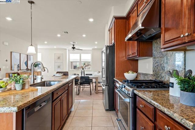 Image 19 of 60 For 2880 Stringham Way