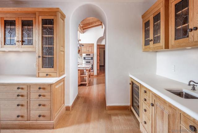 6884 El Camino Del Norte, Rancho Santa Fe CA: https://media.crmls.org/mediaz/f458507d-afe9-4bb1-ba1b-31d222846548.jpg