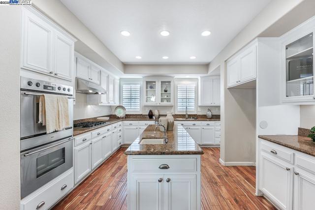 2744 Redbridge Rd, Tracy CA: https://media.crmls.org/mediaz/f458f927-673f-4cd4-963f-4fa84665dae8.jpg