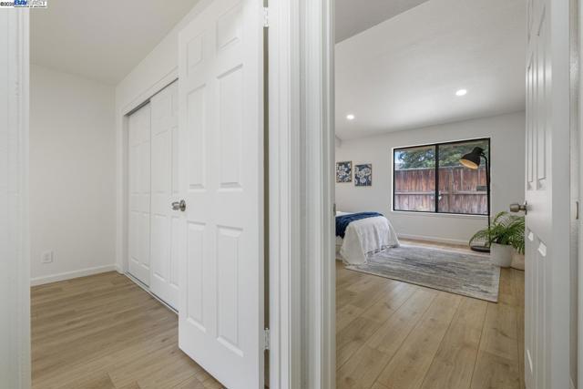 1023 Snowgoose Ln, Manteca CA: https://media.crmls.org/mediaz/f4599247-4d8c-46a6-b516-a9be95baead5.jpg