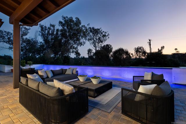 5758 60 Las Palomas, Rancho Santa Fe CA: https://media.crmls.org/mediaz/f459925e-984f-405c-8bb8-edea6e24b7db.jpg