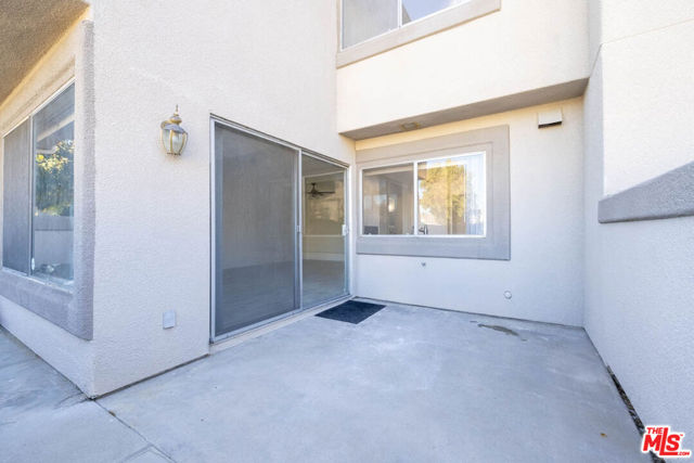 18524 Mayall Street, Northridge CA: https://media.crmls.org/mediaz/f459d9da-29e0-4de2-b339-afef0552d2b8.jpg