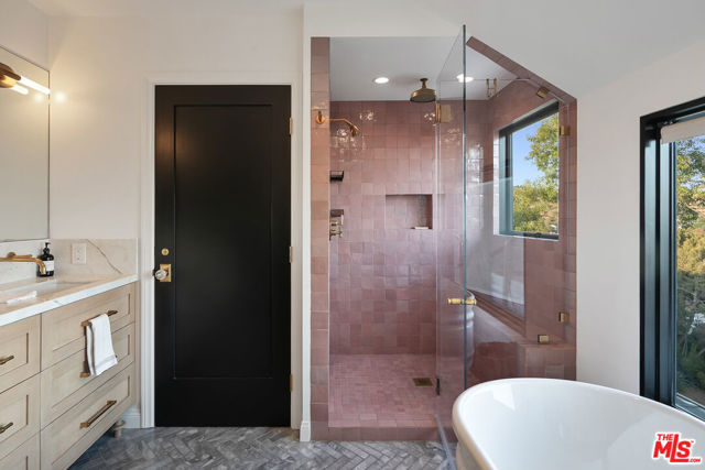 2720 Hollyridge Drive, Los Angeles CA: https://media.crmls.org/mediaz/f45b00d1-164f-4d00-ae7c-7af835bbf238.jpg