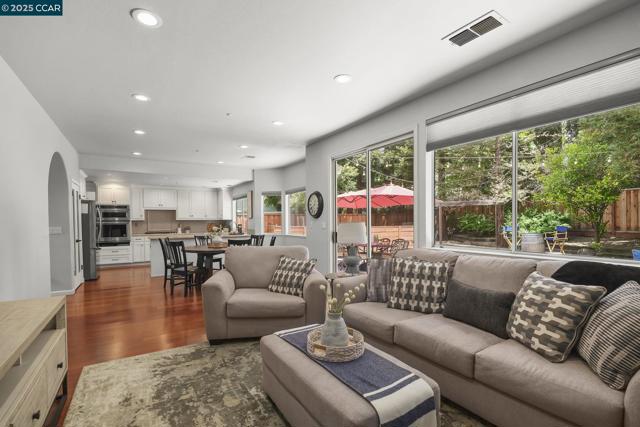 737 Alison Cir, Livermore CA: https://media.crmls.org/mediaz/f45bcb0c-c25a-4c6a-b7dc-00eb8d9ae639.jpg