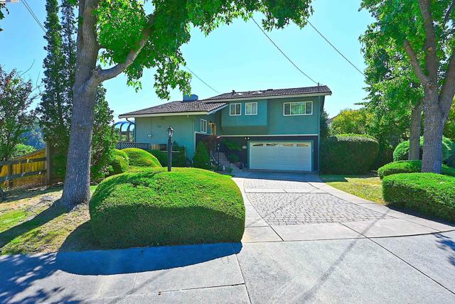 5295 Winifred Dr, Castro Valley CA: https://media.crmls.org/mediaz/f45cad75-96a2-4613-9fbf-d6e1e2c7eee1.jpg