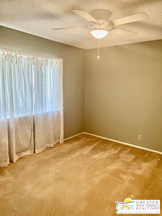 Image 23 of 27 For 40056 Silktree Court