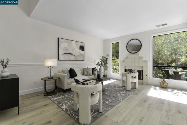 731 Lakemont Pl, San Ramon CA: https://media.crmls.org/mediaz/f45d133c-586c-46df-9fd1-e830d0c3756e.jpg