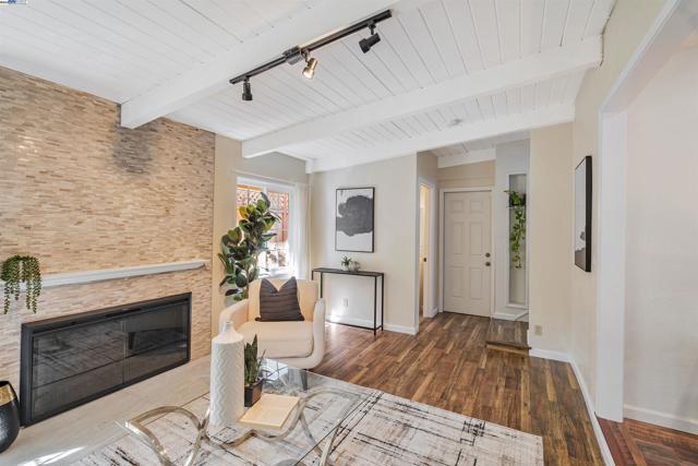 Image 11 of 53 For 1570 Hillsdale Avenue