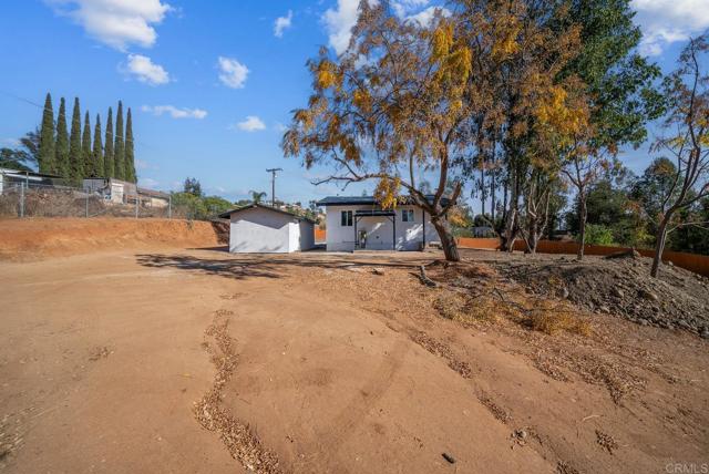 Image 40 of 51 For 11564 Manzanita Road