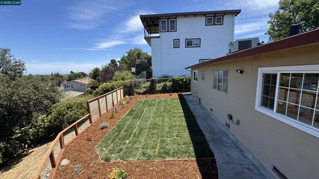 417 Lynn Ave, Antioch CA: https://media.crmls.org/mediaz/f45ec24c-e74c-4465-9618-6c28859686e9.jpg