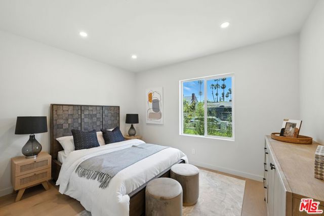 15727 Hartsook Street, Encino CA: https://media.crmls.org/mediaz/f45ef252-5698-4e36-9a09-8816db872b5d.jpg