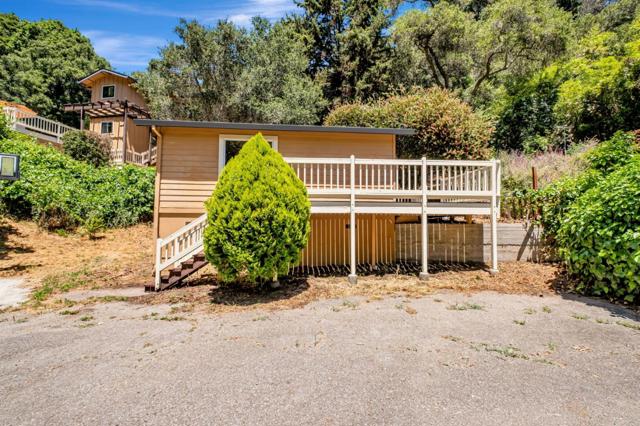 4858 Freedom Boulevard, Aptos CA: https://media.crmls.org/mediaz/f45f0f26-b4ef-4c64-aa10-724cbe890876.jpg